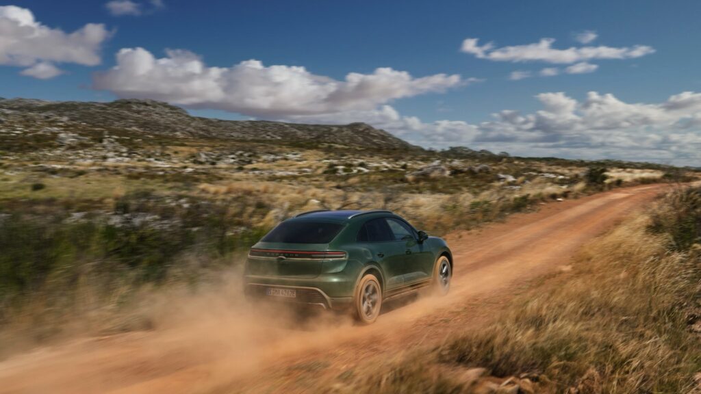 porsche_macan_4s_2024-082x-jpg