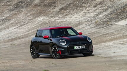 mini_cooper_electric_jcw_2024-092x-jpg