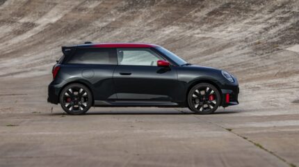 mini_cooper_electric_jcw_2024-112x-jpg