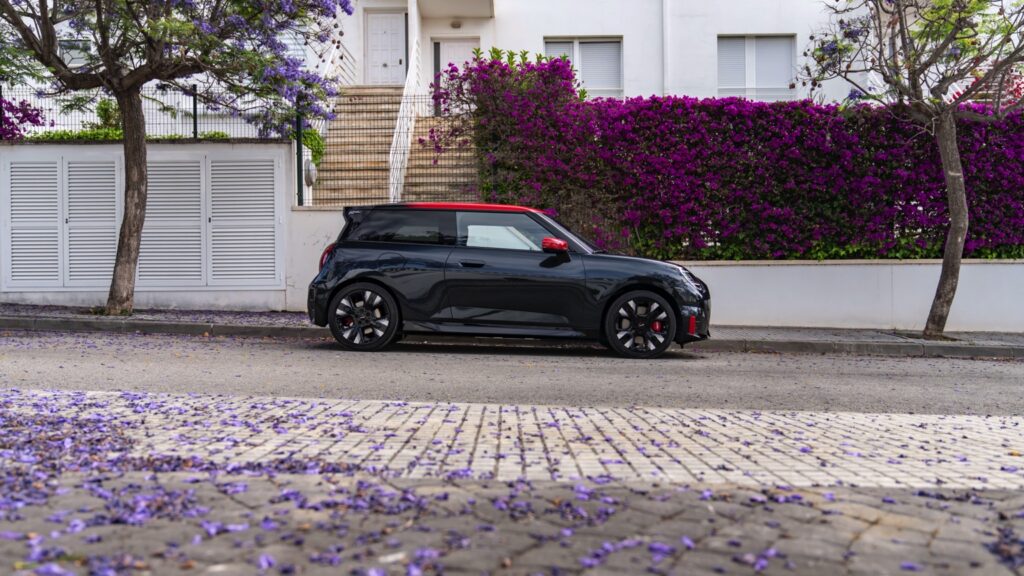 mini_cooper_electric_jcw_2024-192x-jpg