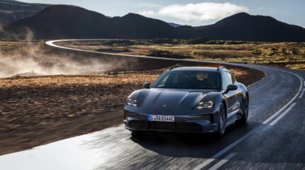 porsche_taycan_gts_sport_turismo_2024-092x-jpg